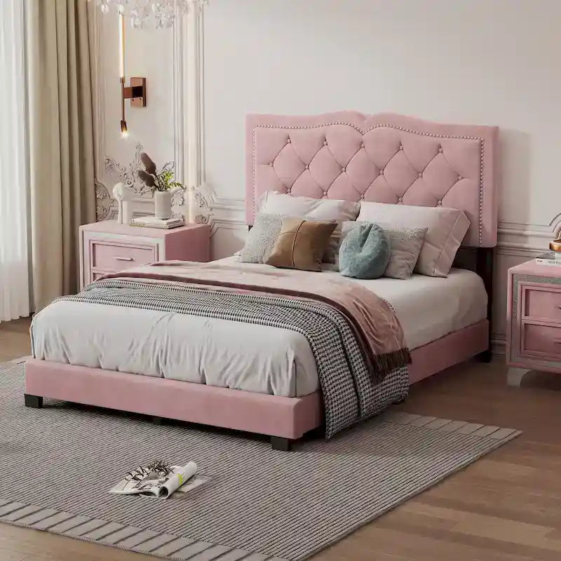 Lit plateforme moderne pleine grandeur rose en velours rembourré avec tête de lit capitonnée en velours moelleux pour chambre à coucher