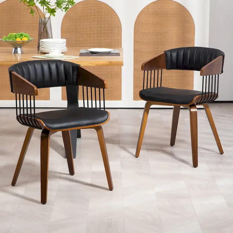 Chaise de salle à manger en similicuir noir avec cadre et pieds en bois de noyer